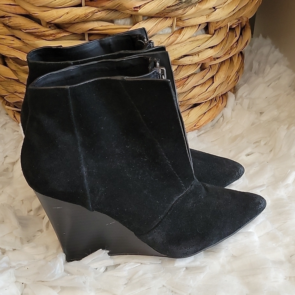 Joe's black wedged booties
